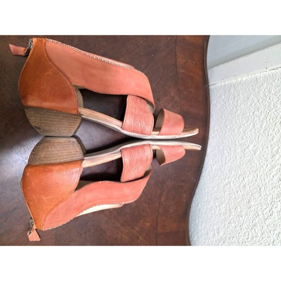 Miz Mooz Women's Orange Leather Sandals Back Zipper & Studded Details Size 42 US - Picture 8 of 15